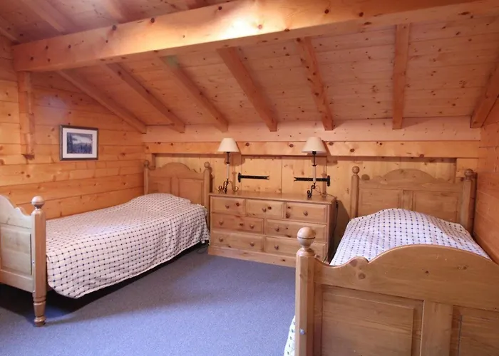 Chalet typique 5 chambres pour 10 personnes avec Wi-Fi et terrasse - FR-1-572-303