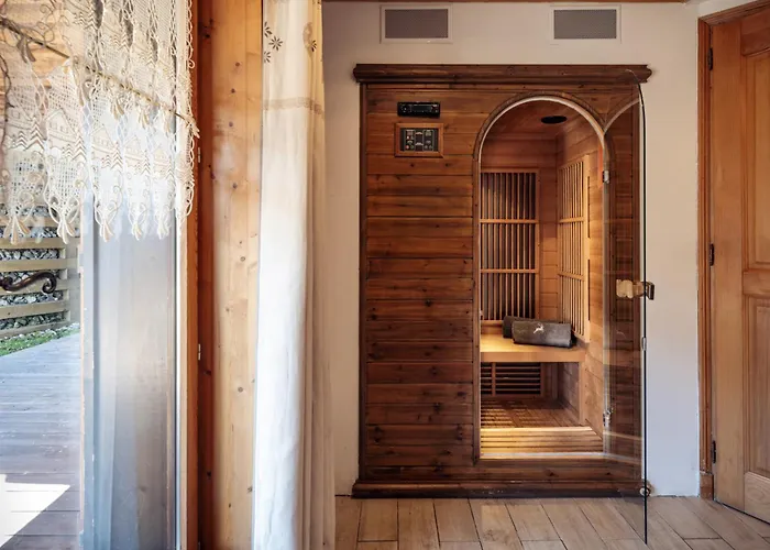 Meribel Les Allues Ski Chalet with beautiful views