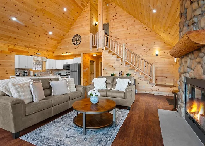 Luxury Log Cabin Lakefront, Game Room & Fire Pit,