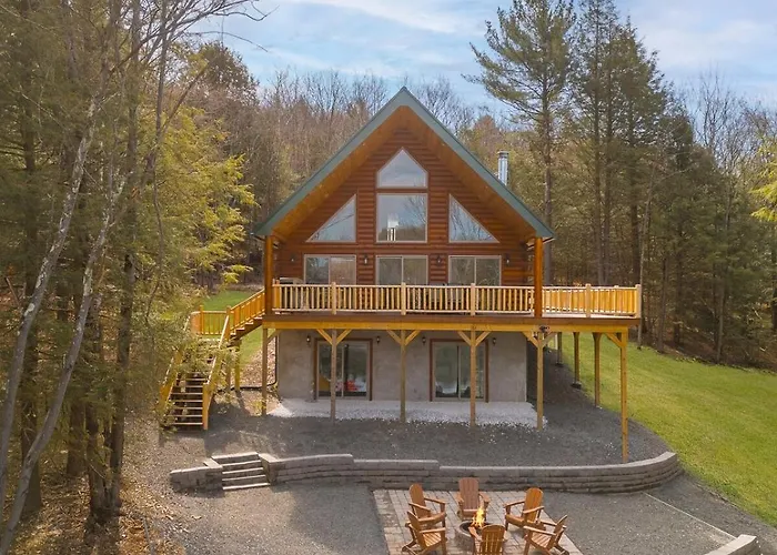 Luxury Log Cabin Lakefront, Game Room & Fire Pit,