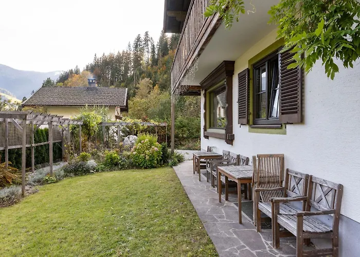 Leogang Chalet Near Ski Lift & Bikepark