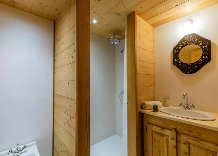 Charming Family Chalet With Views Of The Aravis