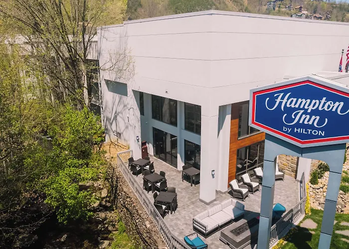 Hotels with pool Hampton Inn Gatlinburg
