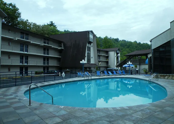 Hotels with tennis Sidney James Mountain Lodge