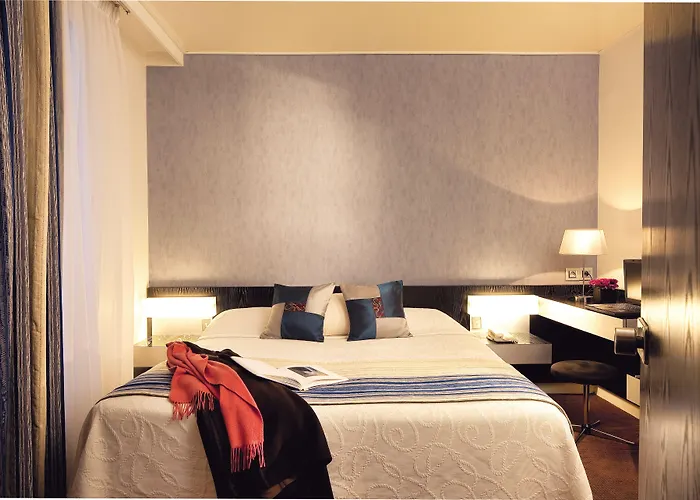 Сity center hotels Alison