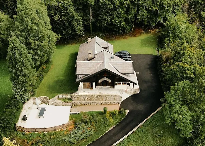 Chalet Kaz - Haute Savoie - 6 Chambres 12 Couchages