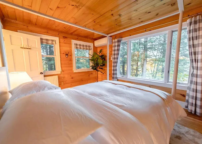 River Ridge Cabin, Clubhouse Included, 2 Units, Forest Setting, River Views, Near Stowe