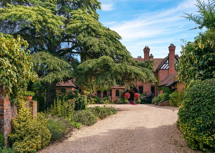 Careys Manor & Senspa