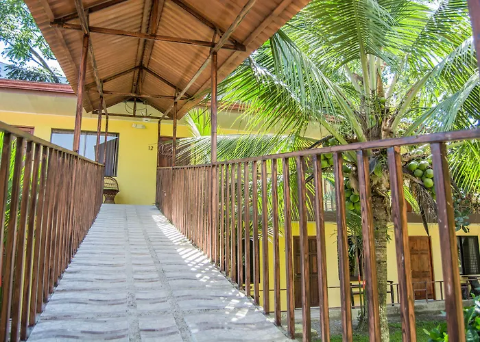 Hotel Lavas Del Arenal