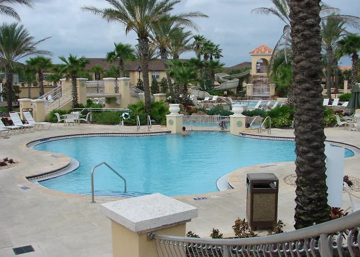 Hotel with pool: Villas At Regal Palms Resort & Spa