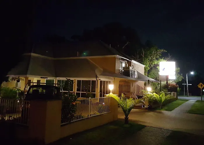 Motels Admiral Nelson Motor Inn