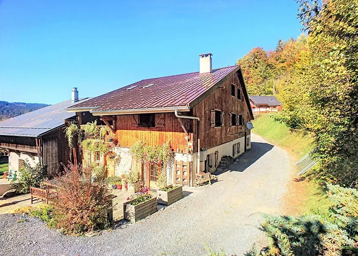 Savoyard Farmhouse - Sleeps 14 Garden & Parking