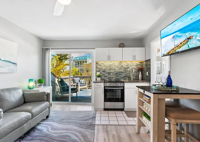 Beach Rd, 300Ft To Beach Access & 500Ft To Siesta Key Village, 2Bdr & Studio