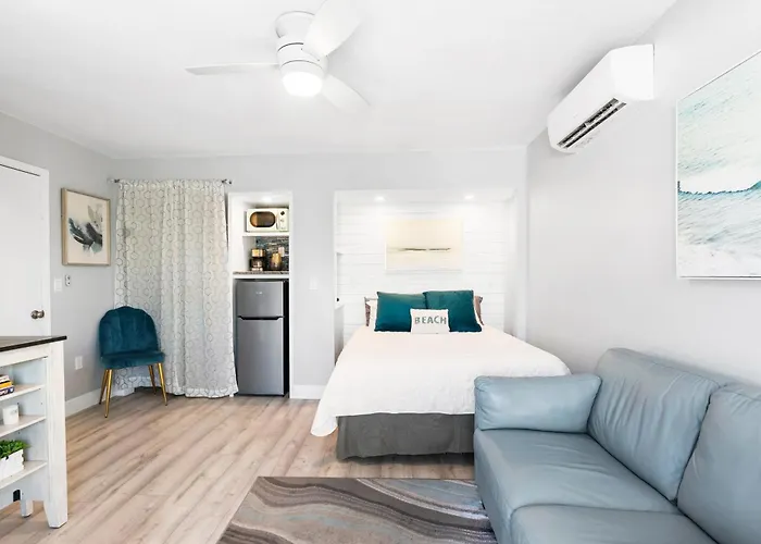 Beach Rd, 300Ft To Beach Access & 500Ft To Siesta Key Village, Studio