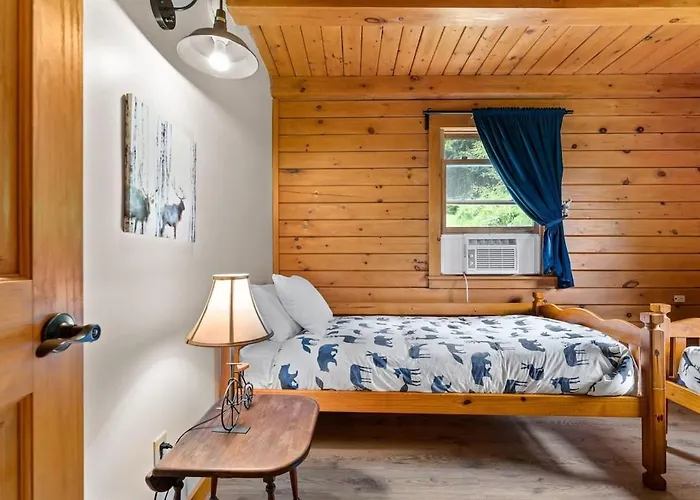 Charming Vermont Log Cabin