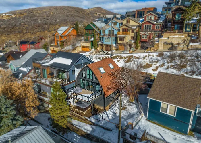 Mainstreet Masterpiece - Stunning Views