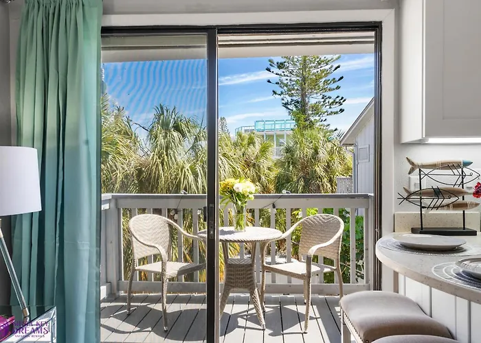 Beach Rd, 300Ft To Beach Access & 500Ft To Siesta Key Village, 2Bdr & Studio