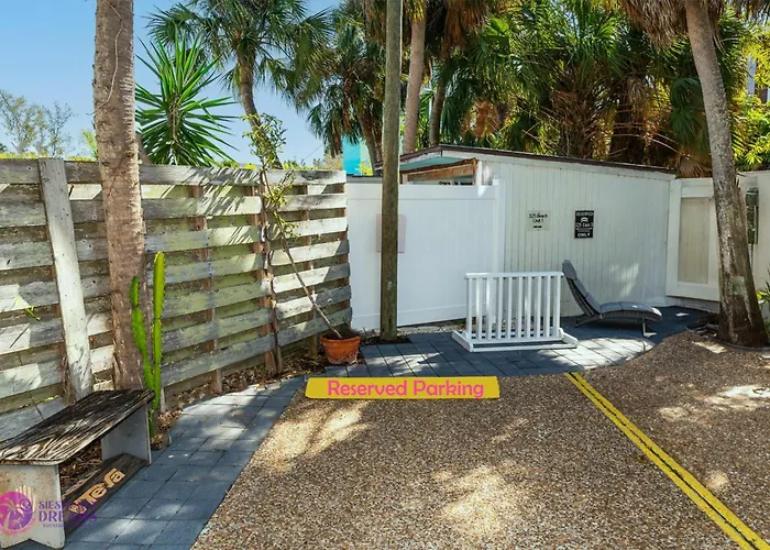 Beach Rd, 300Ft To Beach Access & 500Ft To Siesta Key Village, 2Bdr & Studio