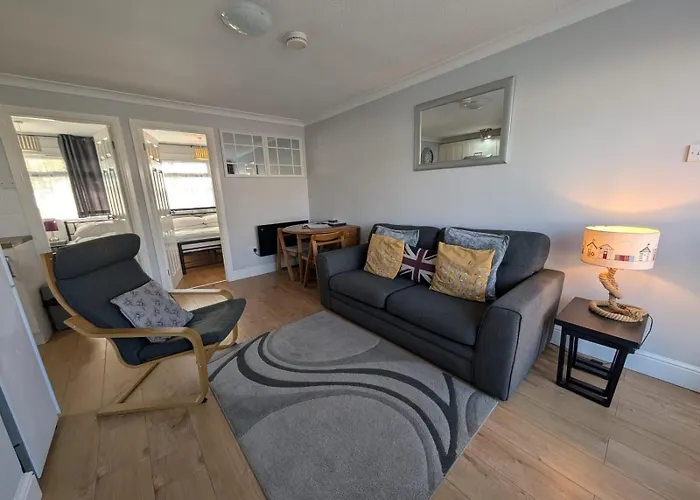 194, Two Bed Chalet On Belle Aire Holiday Park - Sleeps 4, Pet Friendly, Free Wi-Fi, Bed Linen And Towels Included Plus Onsite Entertainment Available