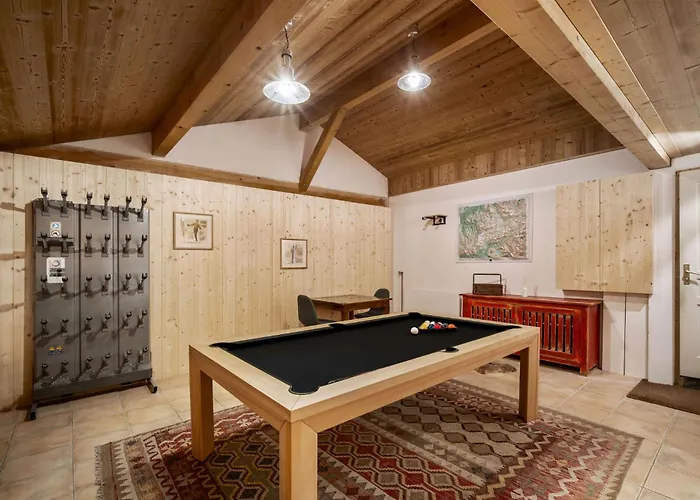 200M Ski Slopes - Chalet Manora - Courchevel La Tania