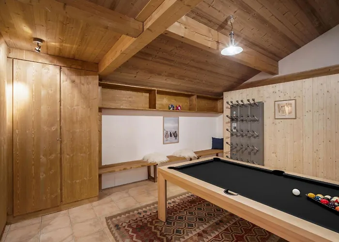 200M Ski Slopes - Chalet Manora - Courchevel La Tania