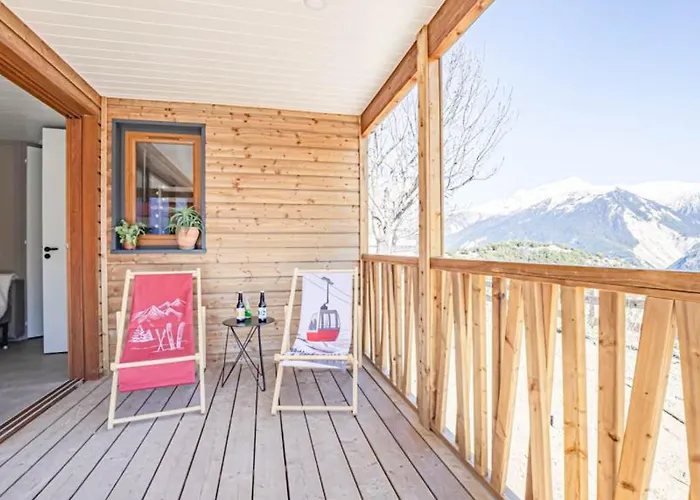 Chalet 4 pers près des remontées, vue montagne - FR-1-840-56
