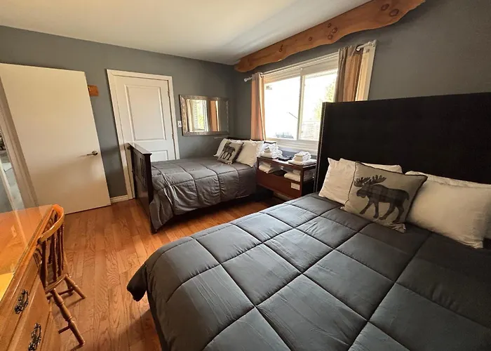 4 Bedroom Rustic Chalet