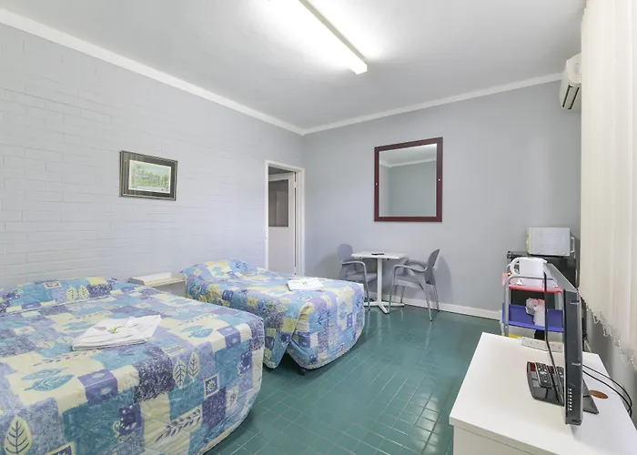 Platinum Motel
