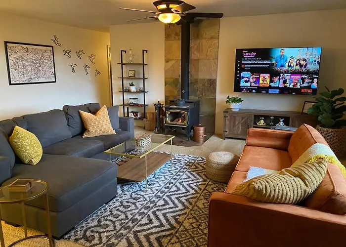 Cozy Cabin Near Yosemite & Bass Lake, Breathtaking Views & Private Hot Tub, Bbq, Nature Getaway