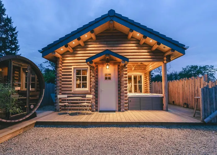 Cosy Cottage W/ Jacuzzi In Amazing Region