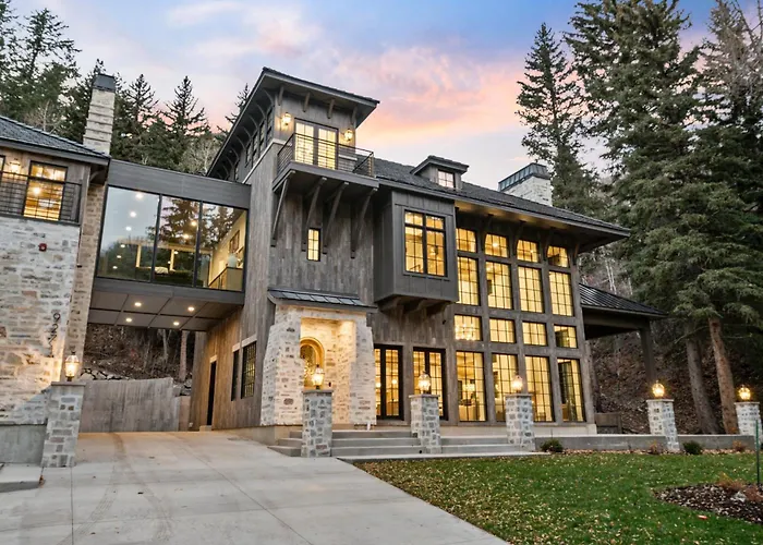 Pont De Reves: Luxe Sundance Riverfront Chateau