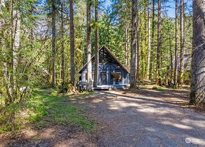 Luxury A-Frame With New Hot Tub, Cozy Fireplace & Backyard Firepit
