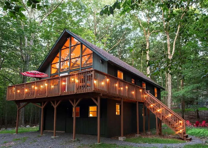 Gorgeous Chalet In The Poconos W/ Hot Tub!