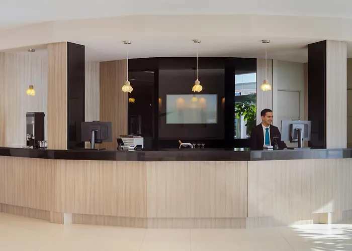 Boutique H10 White Suites - Adults Only