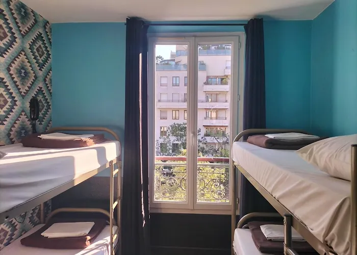 Hostel: Oops! Latin Quarter By Hiphophostels