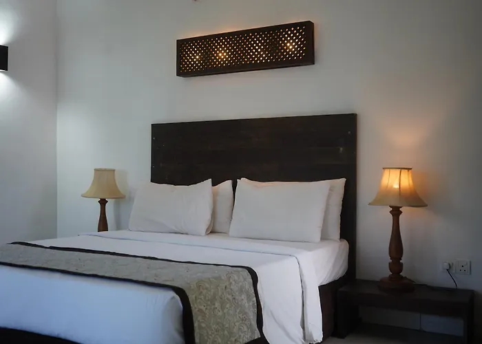 Hotels Close to Airport Amaluna s