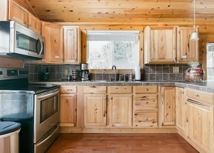 Romantic Chalet W/ Hot Tub Close To Roan Mountain