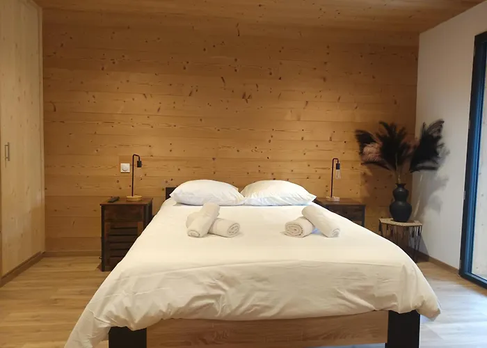 Chalet Kelly