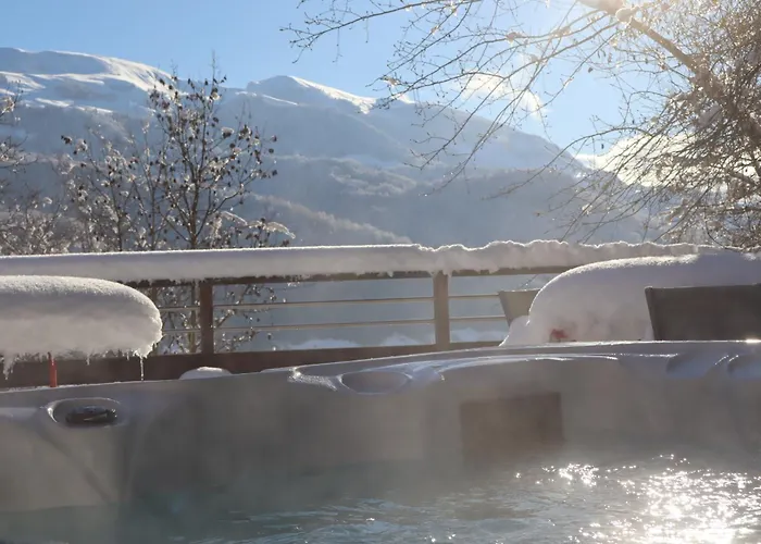 Charming Family Chalet For 8 People, With Private Hot Tub