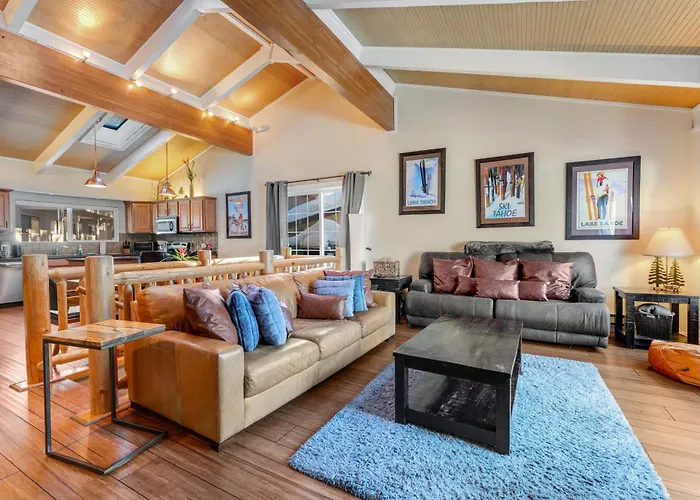 Linda'S Lakehouse