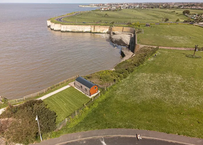 Spring Tide Cliff Top Glamping Pod With Direct Sea Views