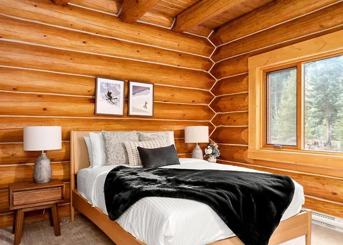 Rustic Cabin Hideaway With Bbq Fire Pit And Mtn Views