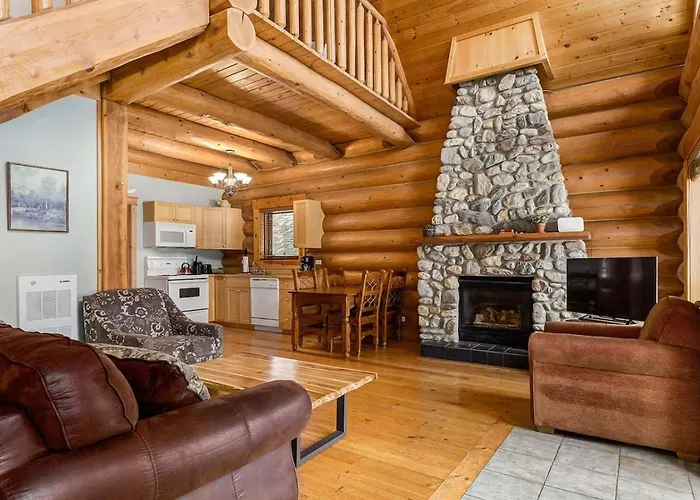 Beautiful Rustic Chalet In The Heart Of Rockies