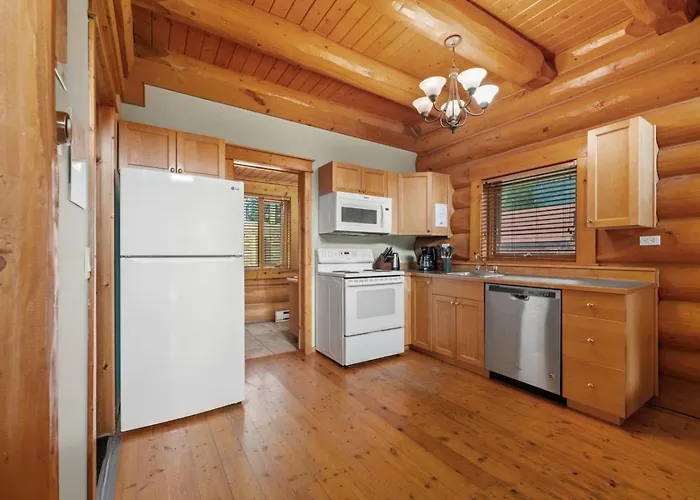 Rustic Chalet Perfect Getaway For Groups