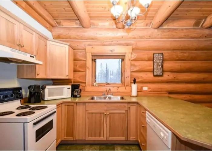 Charming Rustic Cabin Perfect For Groups