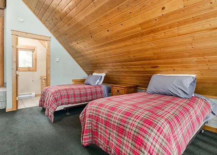 Beautiful Rustic Chalet In The Heart Of Rockies