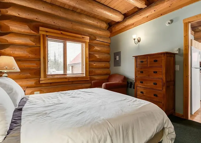 Wonderful Rockies Cabin Getaway For Hike Or Ski