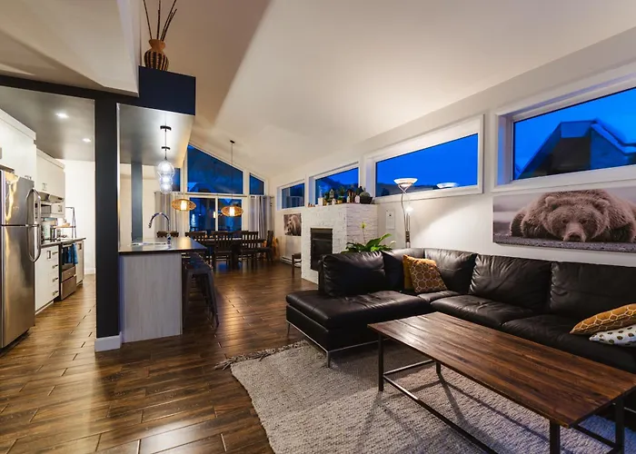 Spa privé et billard pret de la montagne de ski Stoneham 12 personnes