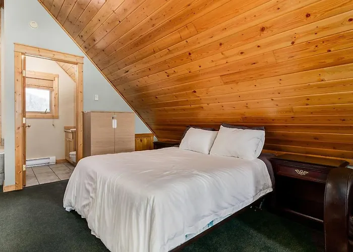 Wonderful Rockies Cabin Getaway For Hike Or Ski