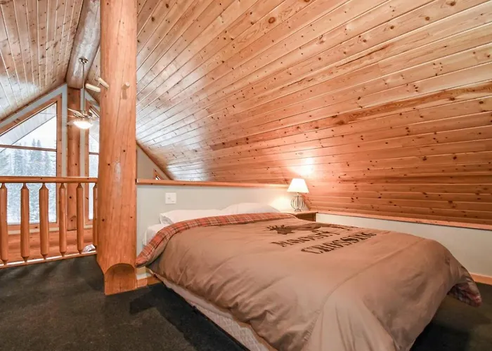Authentic, Timber Log Cabin Perfect For Groups
